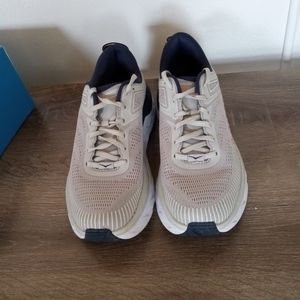 Hoka Bondi 7, sz 9